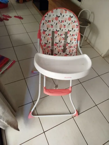 Cadeira de alimentação infantil