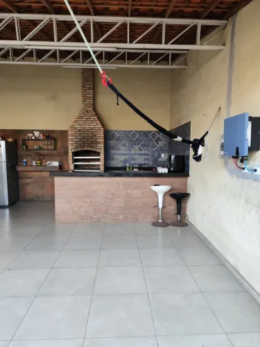 Casa à Venda com Terreno de 300m², Edícula e Energia Solar (Geração de 2.000 kWh)