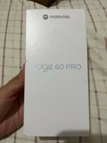 Smartphone Motorola Edge 60 Pro 256GB Azul 5G 24GB RAM 6,7" Câm. Tripla + Selfie 50MP