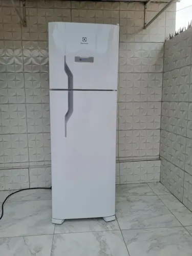 ÓTIMA OPORTUNIDADE GELADEIRA ELECTROLUX DFN41 DUPLEX FROST FREE PAINEL DIGITAL SEMINOVA