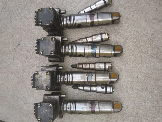 Vendo unidades injetora com o bico semi novos 