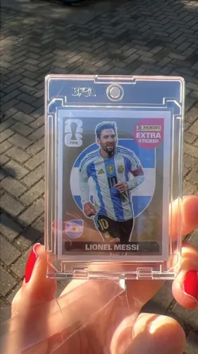Messi legend ouro