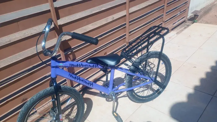 Bicicleta aro 20 montadinha Roxa 