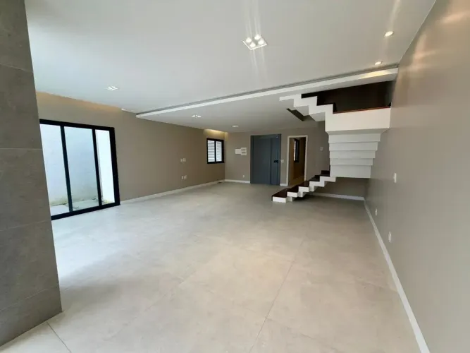 Casa no Quartzo, 220m², 4 quartos, R$1.400.000,00 (aceita financiamento)
