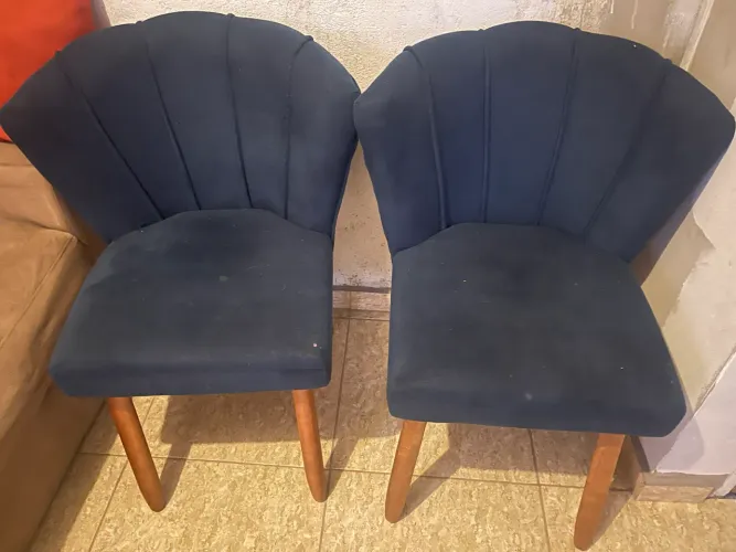 2 cadeiras modelo pétala azul