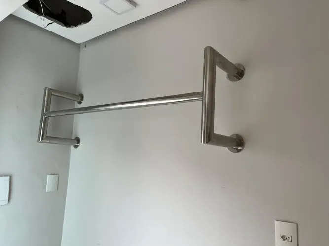 Cabideira em Inox