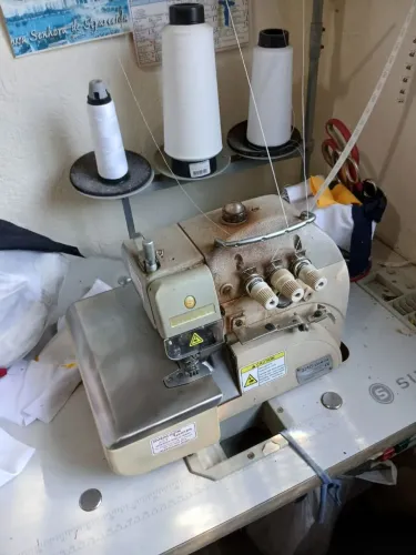 Vendo máquina de costura industrial overloque