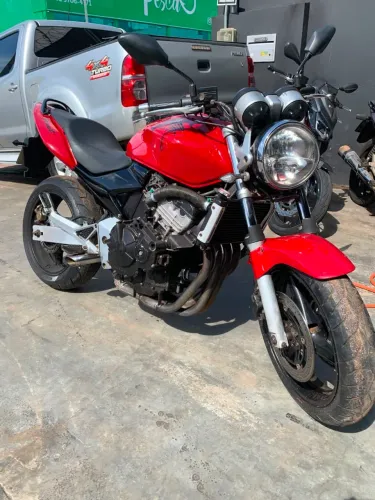 Vendo ou troco Hornet 2004