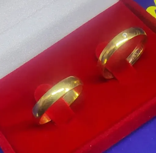 Alianças Tradicional Pedra Diamantes 1 mm Ouro 18 k Peso 6.10 Gramas 5.20 mm              