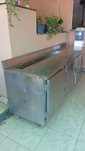 Bancada refrigerada de 3 metros