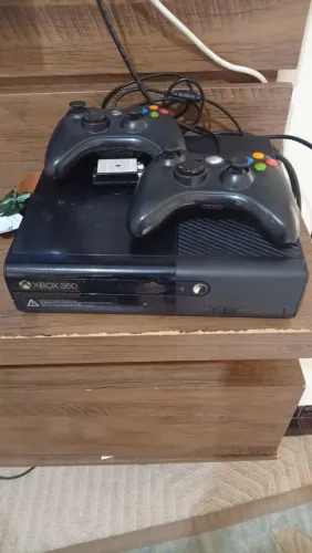 Xbox 360 Super slim - DESBLOQUEADO