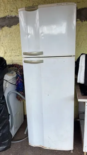 Geladeira e máquina de lavar 
