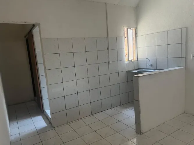 Aluga-se casa na Iputinga com água e net incluso