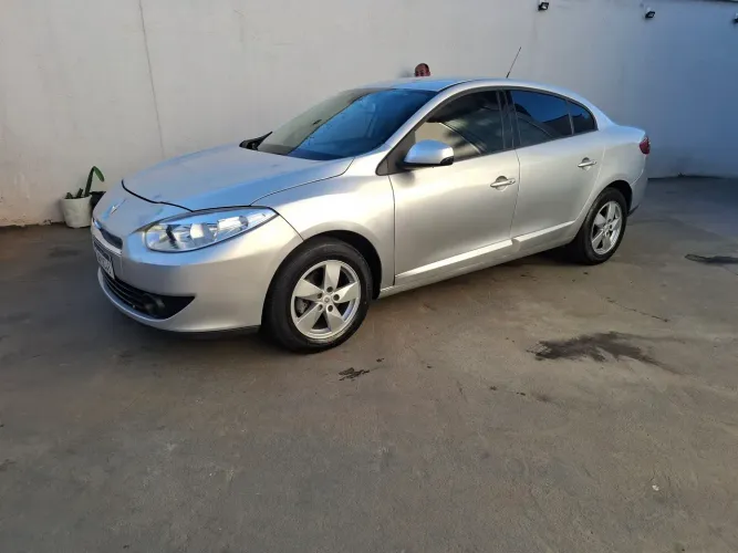Renault Fluence Sed. Dynamique 2.0 16V Flex Aut. 2013