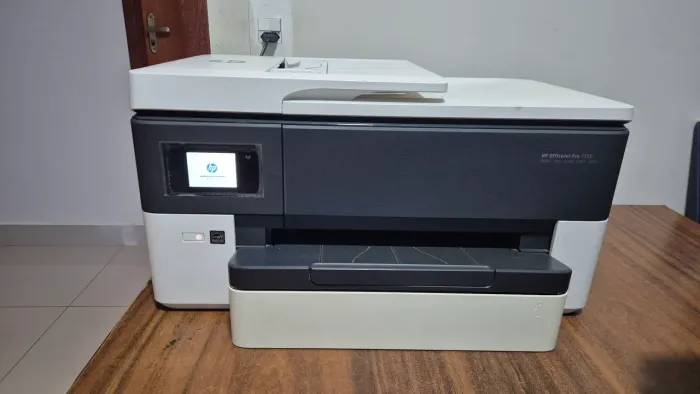 Impressora HP OfficeJet Pro 7720<br><br>PRINT FAX SCAN COPY WEB