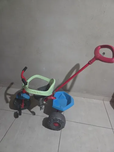 Triciclo infantil bandeirantes
