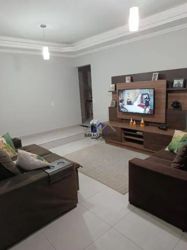 Casa com 3 dormitórios à venda, 360 m² por R$ 585.000,00 - Vila Nambi - Jundiaí/SP
