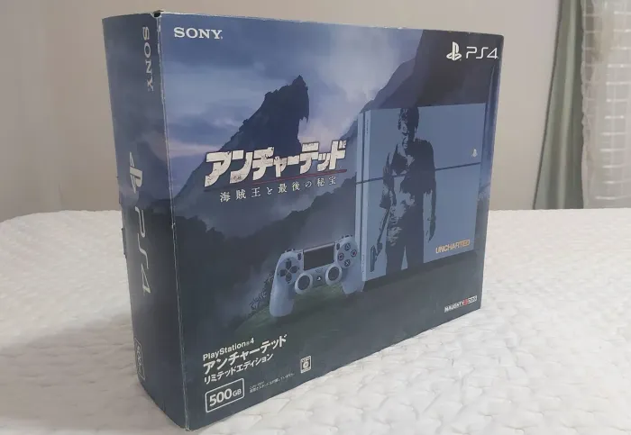 Playstation 4 fat Edição Uncharted 4 Japonês de Coleção Impecável.