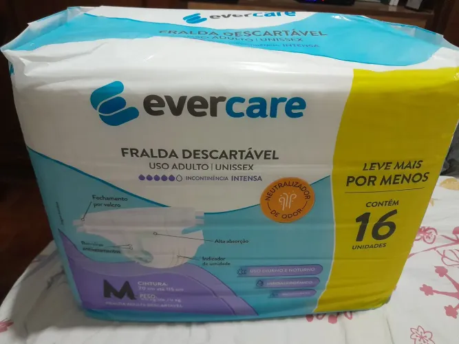 Fralda adulto Evercare unisex tananhos M, G e EG retirada em Copacabana 21 97687-525