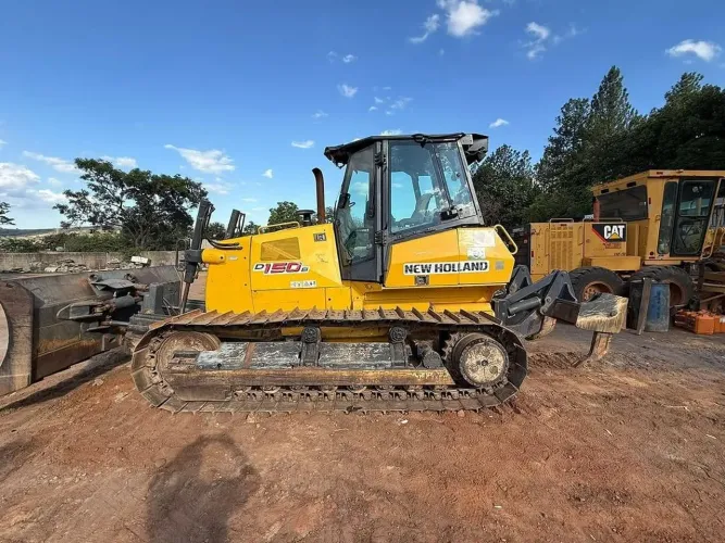 TRATOR DE ESTEIRA/ NEW HOLLAND D150B