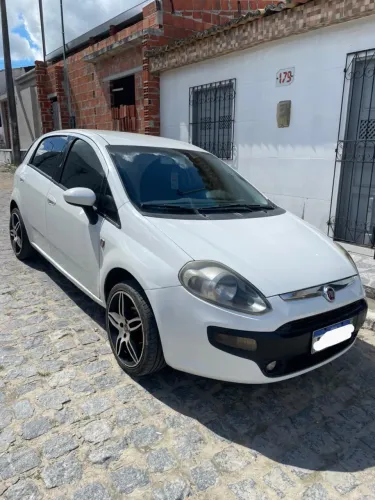 Fiat Punto Attractive 1.4 Fire Flex 8V 5P 2013