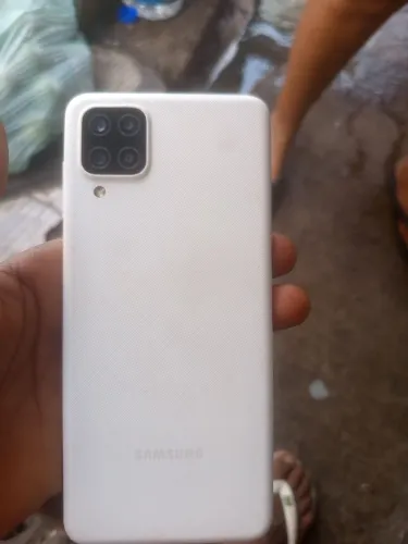 Samsung Galaxy A-12 semi novo ?