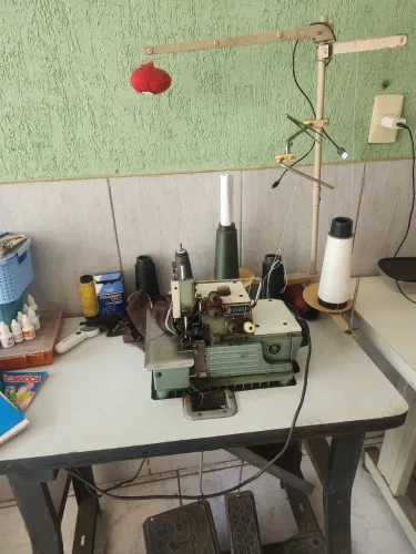 Máquina de costura industrial,  overloque e interloque 