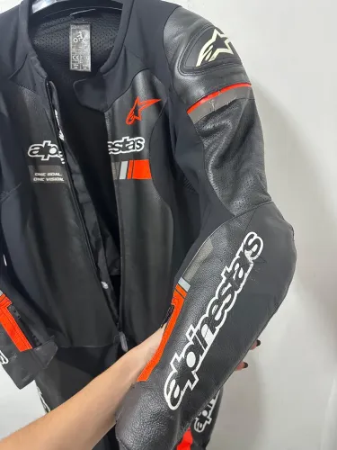 Macacão Alpinestars Gp force chaser tamanho 54