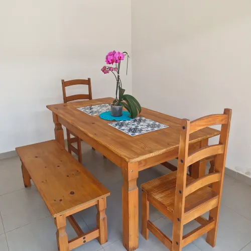 Linda Mesa de Madeira - Vendo