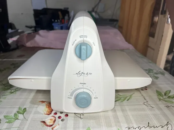 Máquina de relevo e corte - Elegance Tok e Crie 