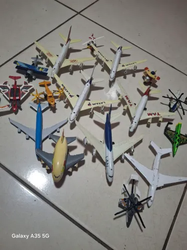 Aviões miniaturas