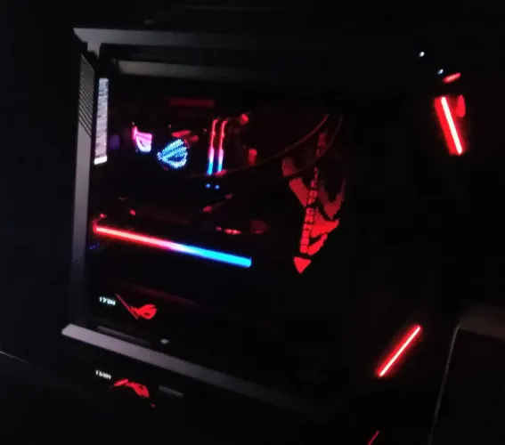 Pc gamer FULL ROG. RTX5090 ROG Astral