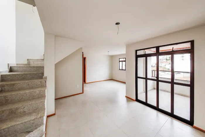 Cobertura com 3 suítes e área externa com vista para venda