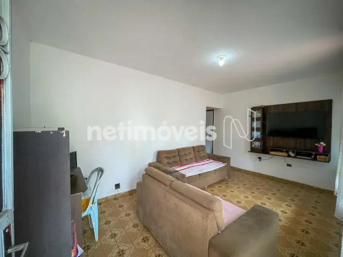 CASA NA QUADRA 14 DE SOBRADINHO - COM POTENCIAL - EXCELENTE LOCALIZAÇÃO