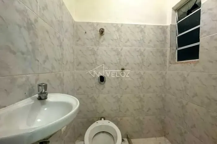 Kitnet/Conjugado : / Residencial / Centro