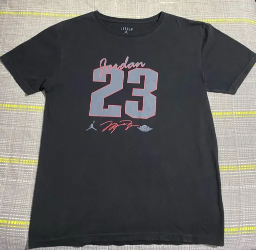 Camiseta Nike Air Jordan 23 Signature Preta