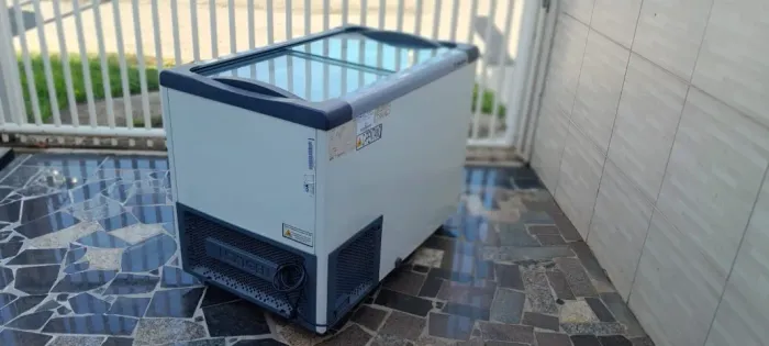 Freezer conservador Metalfrio tampa de vidro 220 VOLTS