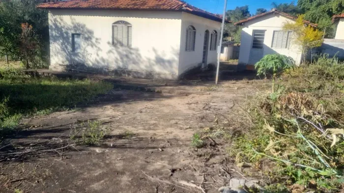 Sitio em Piracema MG com 5 mil metros plano com água corrente otimo cantinho.