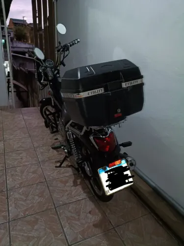 Moto Haojue Chopper 150 em bom estado.