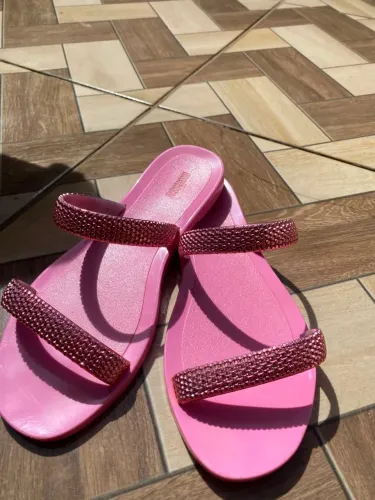 Aproveite sandália Melissa quase de graça