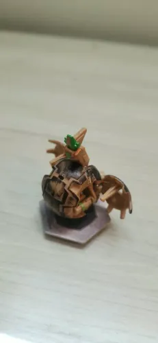 Bakugan Subterra battledamaged Nemus Leia o anuncio