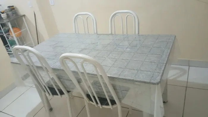 Mesa + cadeiras