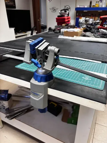 Morsa Multidirecional Dremel Multi-Vise 2500