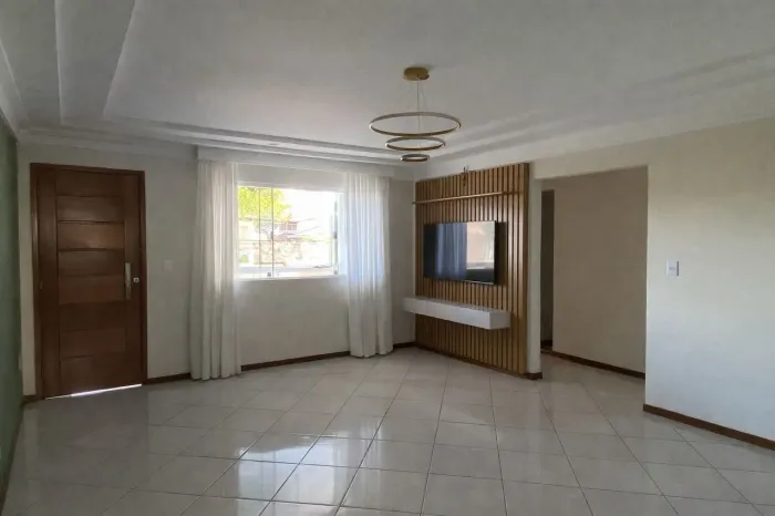 Casa 2º Pavimento - Locação Comercial ou Residencial | 3 Qts (1 Suíte)