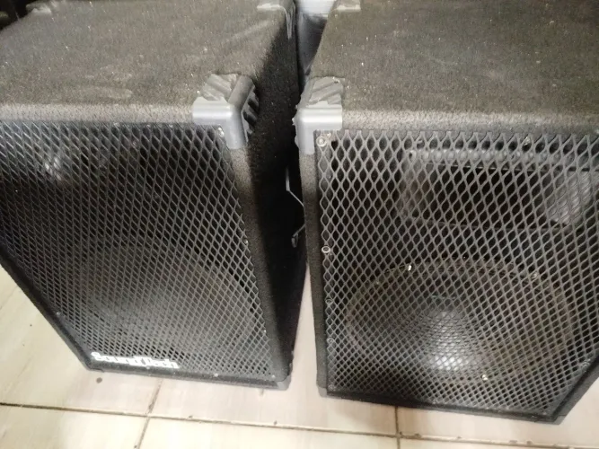 (PAR DE CAIXAS ATIVA E PASSIVA SOUNDTECH DE 15" X 350W)