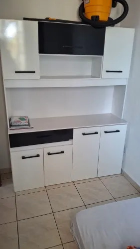 Vende-se armário de cozinha preço desapego