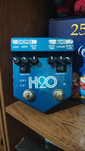 Pedal de efeitos de guitarra H2O modelo V2H20 Liquid Sound