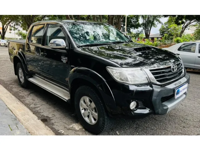 Toyota Hilux CD SRV D4-d 4X4 3.0 TDI Diesel AUT 2013