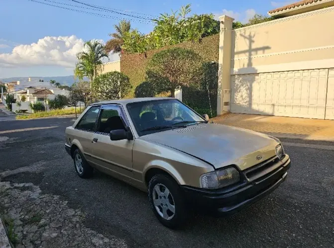 Ford Escort GL 1.6i / 1.6 (álcool) 1988