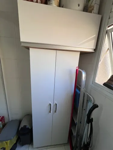 Vendo armário de lavanderia